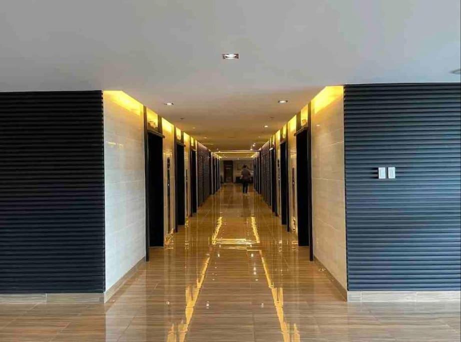 Apartment In Air Residences, Makati With Wifi, Netflix, Pool, Mall And More 马尼拉 外观 照片