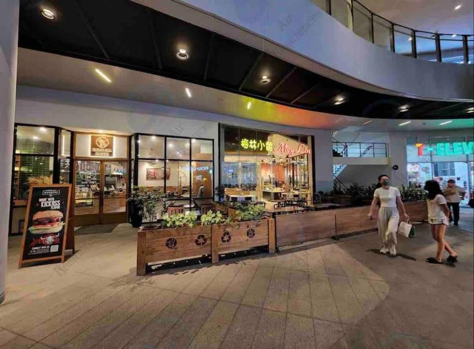 Apartment In Air Residences, Makati With Wifi, Netflix, Pool, Mall And More 马尼拉 外观 照片