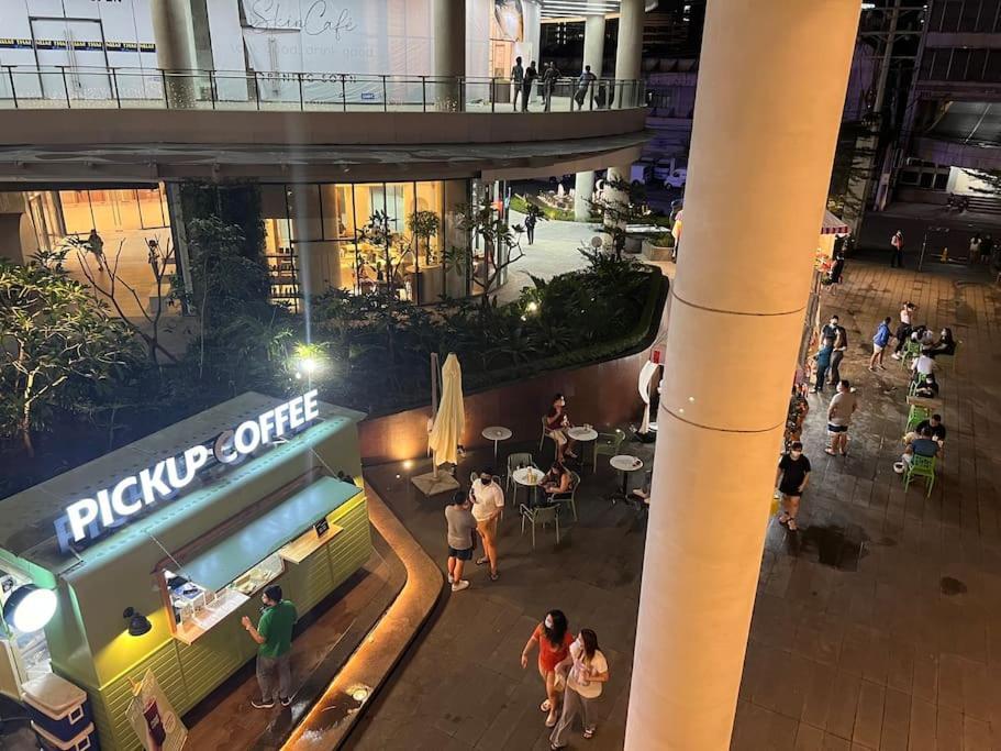 Apartment In Air Residences, Makati With Wifi, Netflix, Pool, Mall And More 马尼拉 外观 照片