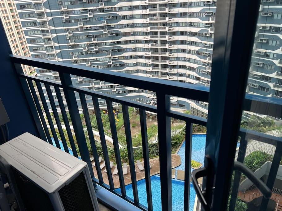 Apartment In Air Residences, Makati With Wifi, Netflix, Pool, Mall And More 马尼拉 外观 照片