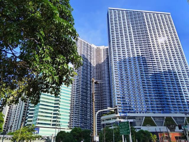 Apartment In Air Residences, Makati With Wifi, Netflix, Pool, Mall And More 马尼拉 外观 照片