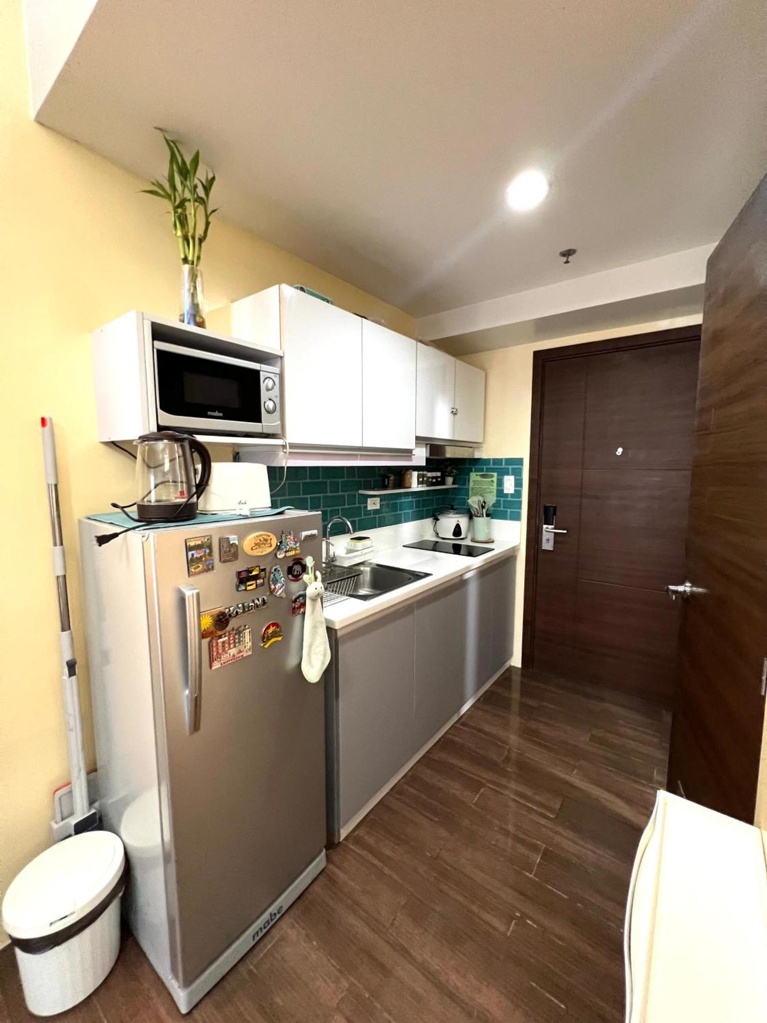 Apartment In Air Residences, Makati With Wifi, Netflix, Pool, Mall And More 马尼拉 外观 照片